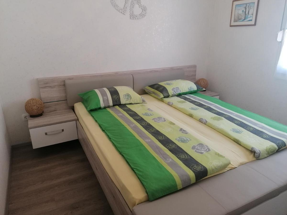 Apartmaji Valter Srpenica Bagian luar foto